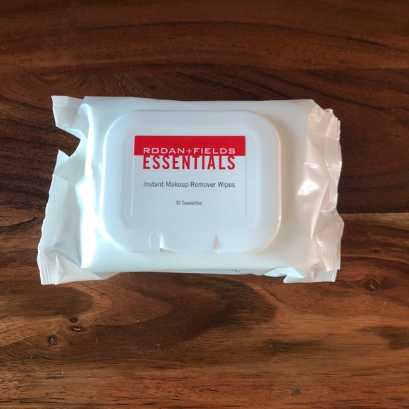 rodan fields makeup wipes